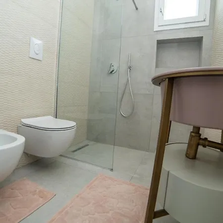 Ponente - & Jacuzzi * Torre Santa Sabina