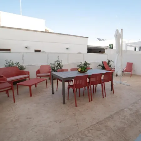 Apartment Ponente - & Jacuzzi Torre Santa Sabina