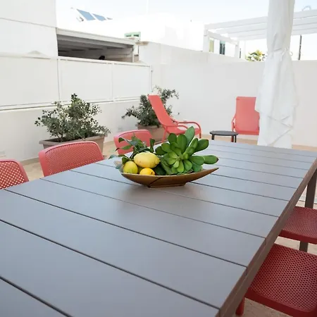 Ponente - & Jacuzzi Apartment Torre Santa Sabina