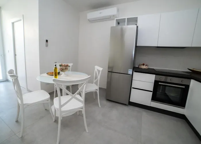 Ponente - & Jacuzzi Apartament